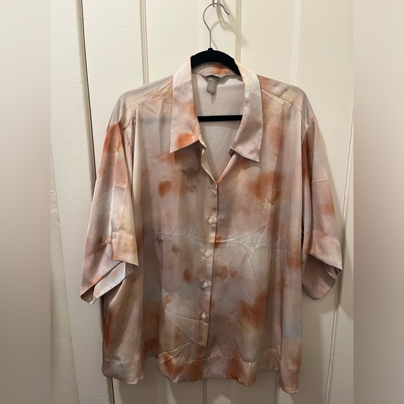 H&M Tie Dye Short Sleeve Blouse - Picture 1 of 3